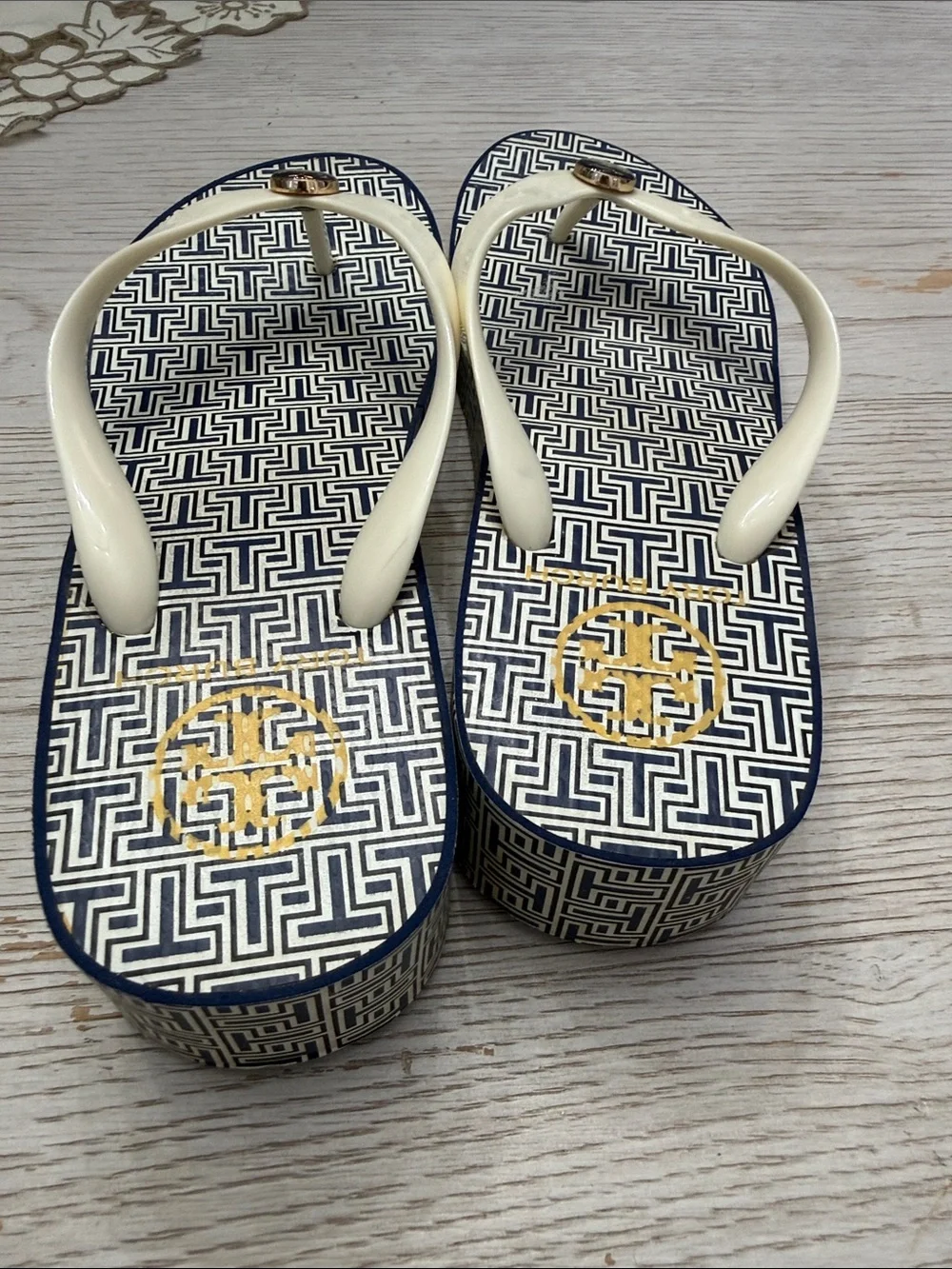 TORY BURCH THANDIE RUBBER WEDGE FLIP FLOP size 8